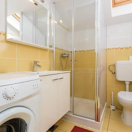 Nives Apartmán Šilo